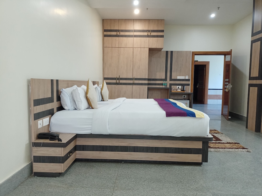 Supreme Room