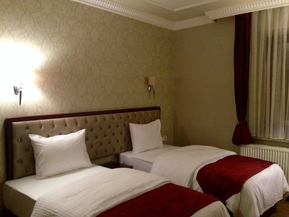 Basic Room, 2 Twin Beds, City View photo 1