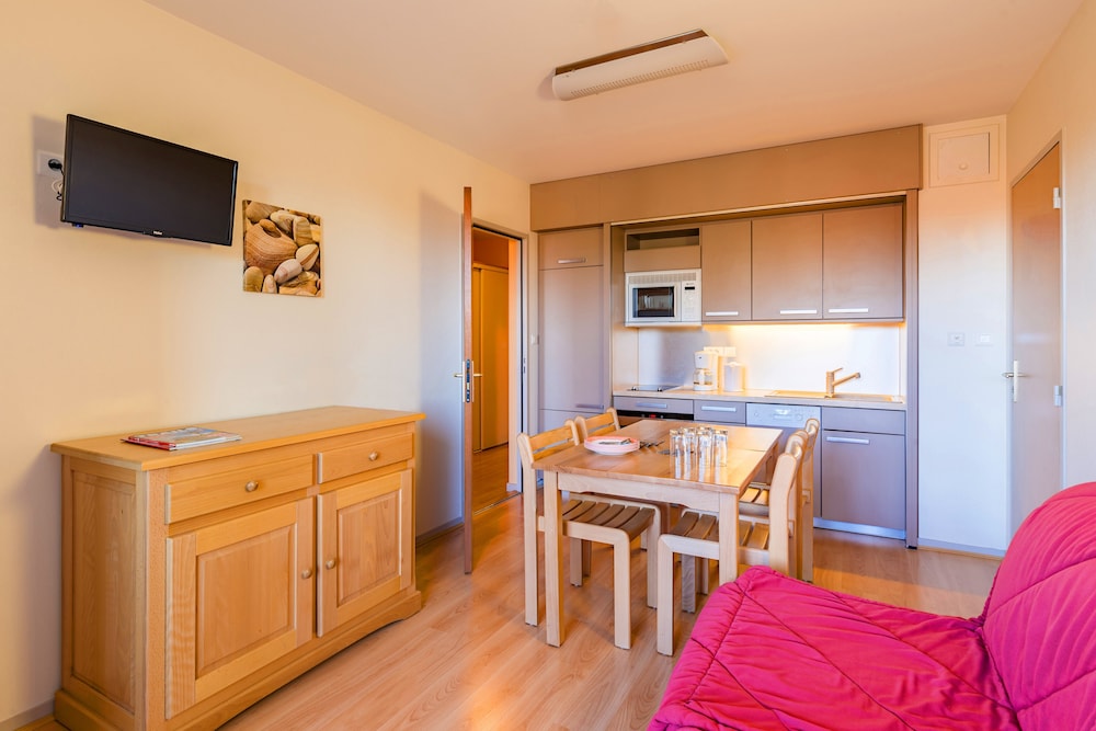 Apartment, 2 Bedrooms - Photo 4