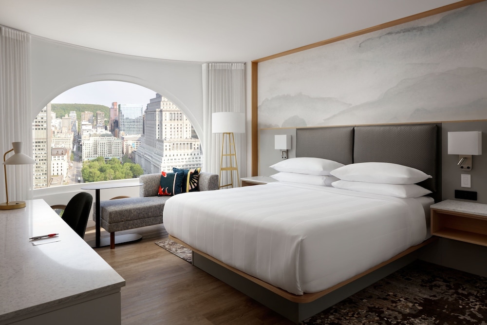 Club Room, 1 King Bed, Park View - Photo 1
