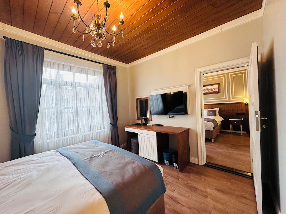 Annex Deluxe Room, 2 Bedrooms, Connecting Rooms, City View photo 1