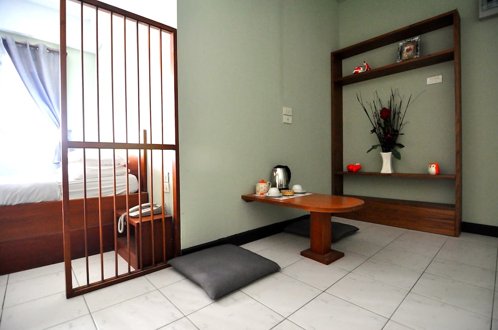 Studio, 1 Queen Bed photo 2