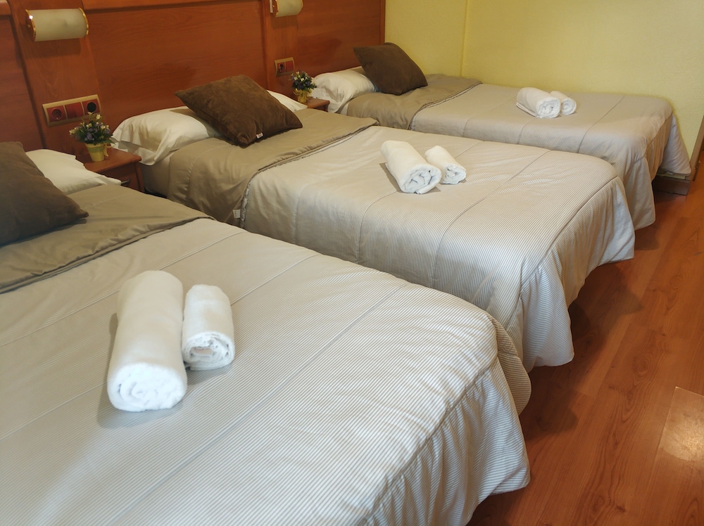 Triple Room - Photo 2
