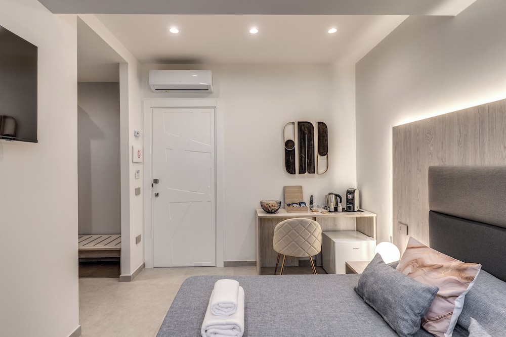 Single Room, Garden View