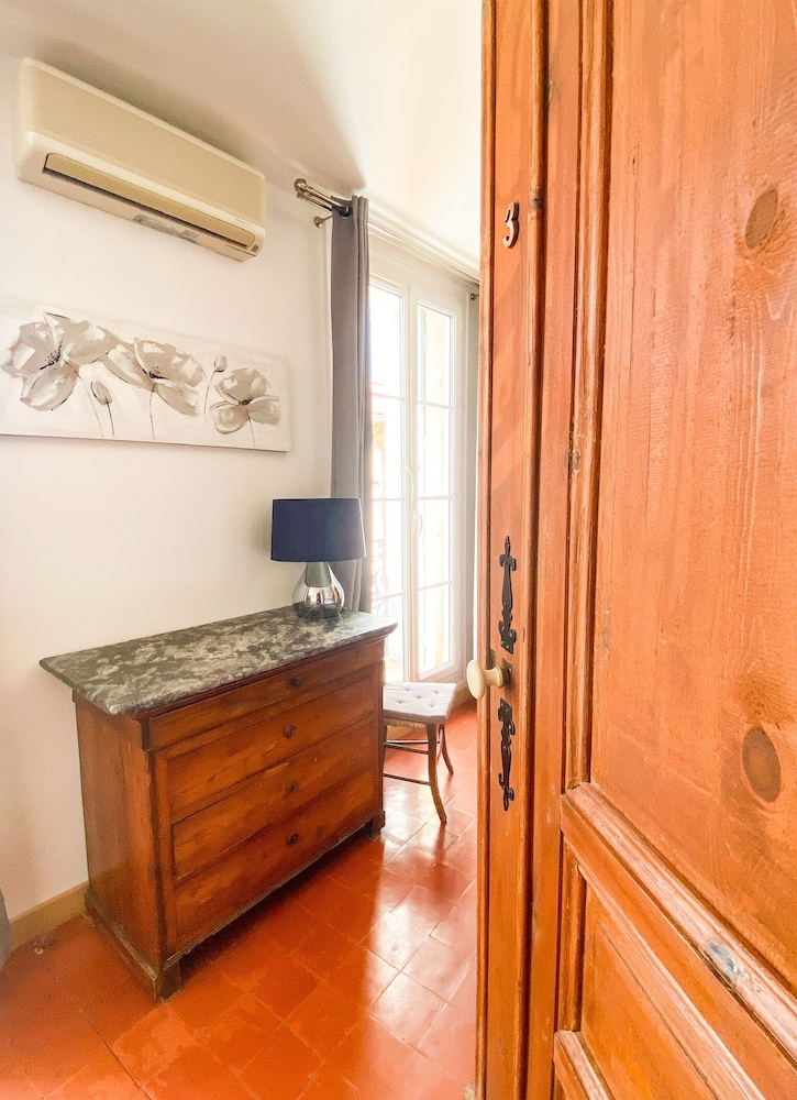 Economy Double Room, 1 Double Bed, Non Smoking, Private Bathroom - Photo 3