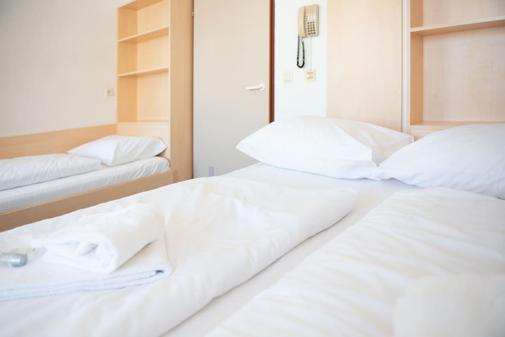 Triple Room, Private Bathroom thumbnail 6