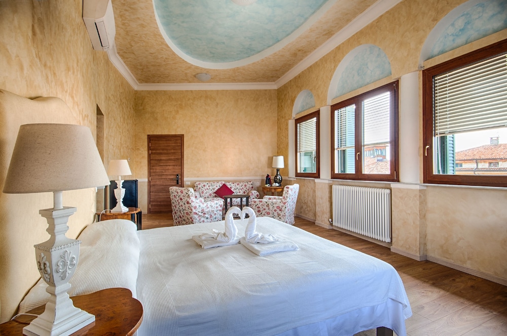 Junior Studio Suite, River View