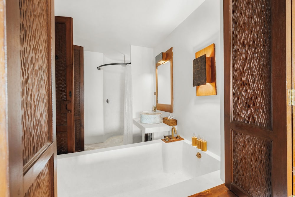 Deluxe Twin Room - Photo 8