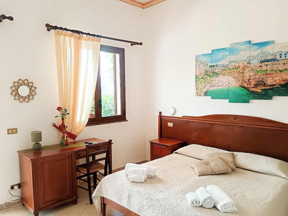 Double or Twin Room - Photo 2