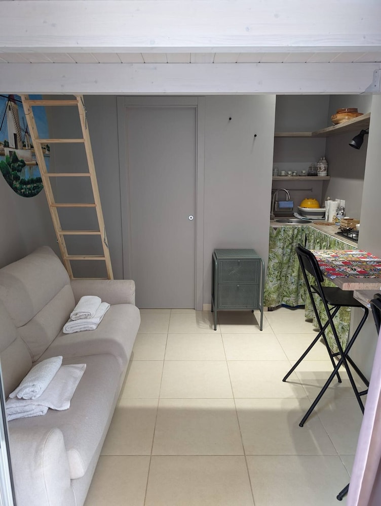 Studio, 1 Bedroom, Smoking