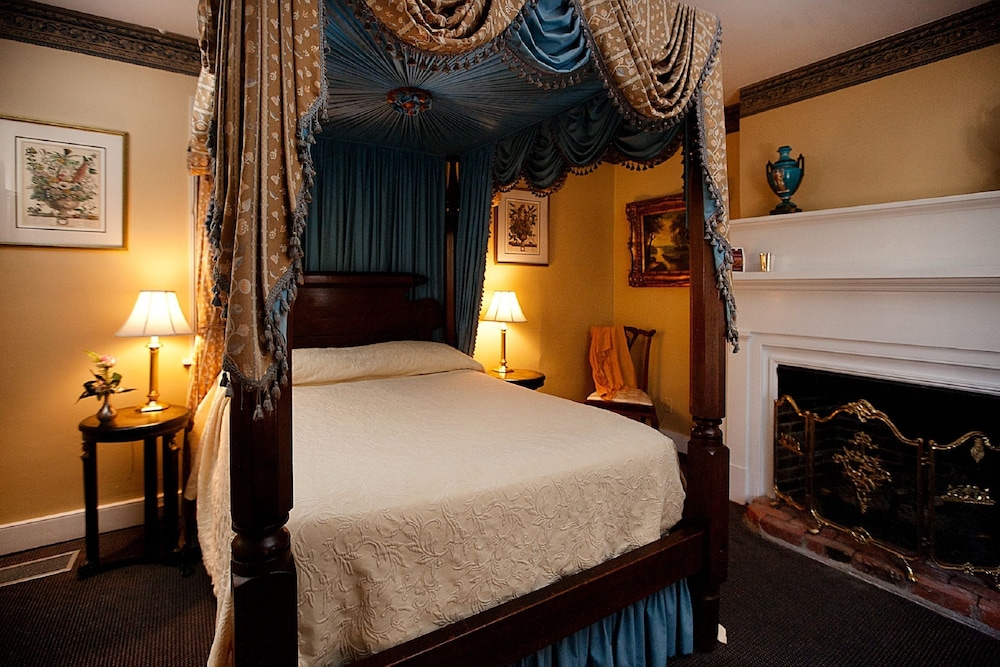 Deluxe Room, 1 Queen Bed - Photo 6