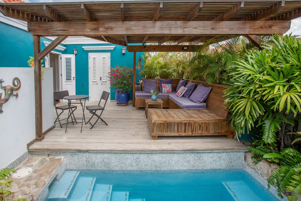 Deluxe Monumental top floor two bedroom apartment with private pool and terrace