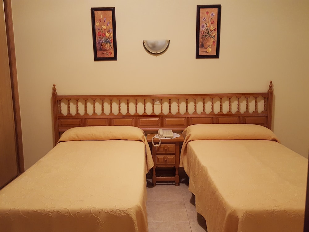 Economy Room (2 Beds) photo 2