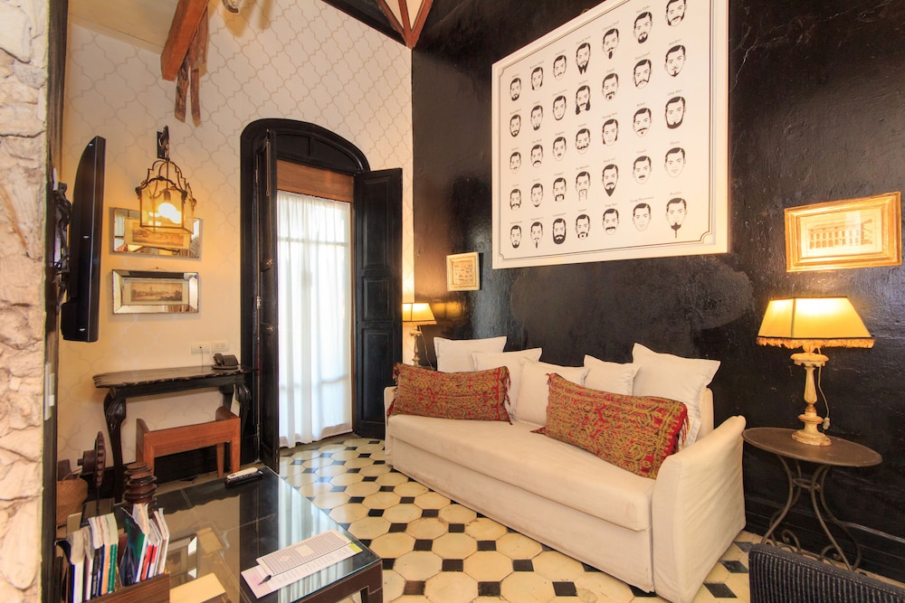 Luxury Room - Photo 11