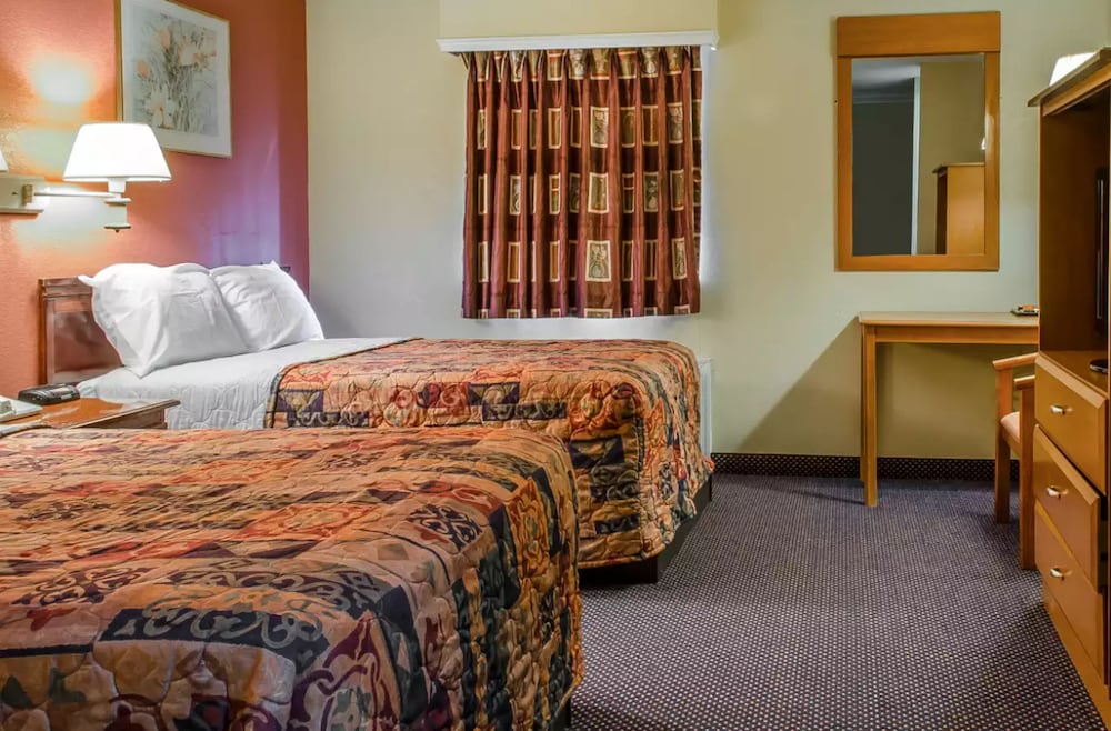 Standard Double Room, 2 Double Beds, Non Smoking - Photo 3