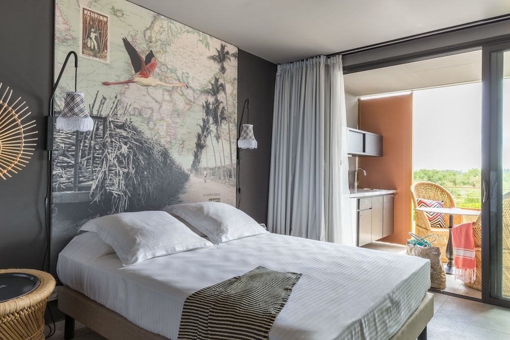 Room, Kitchenette, Garden View