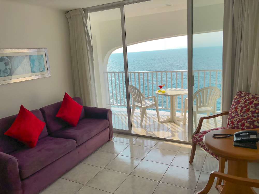 Two Bedroom Suite - Photo 6