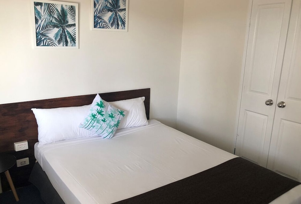 Economy Room (Dollar Saver) photo 1
