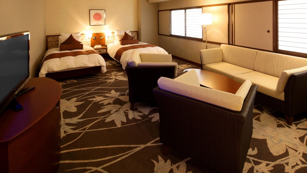 Junior Suite, 2 Twin Beds, River View (High Floor) photo 1