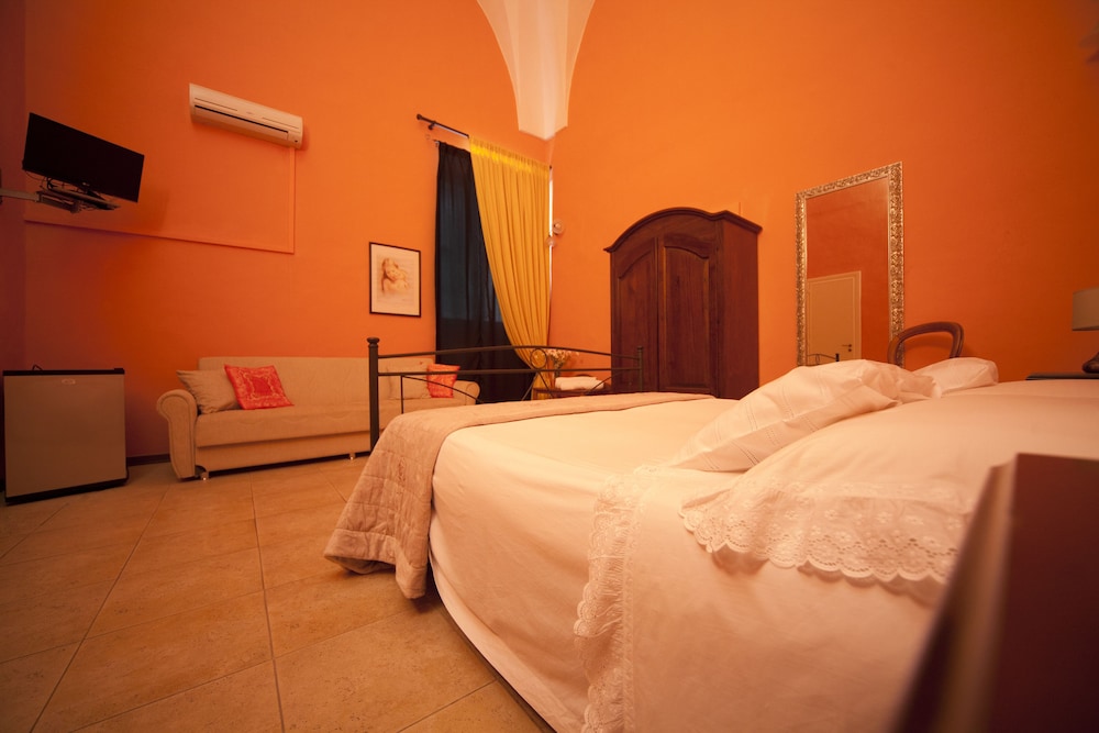 Deluxe Double or Twin Room photo 3