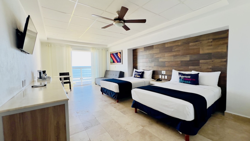 Junior Room, Balcony, Sea View - Photo 9