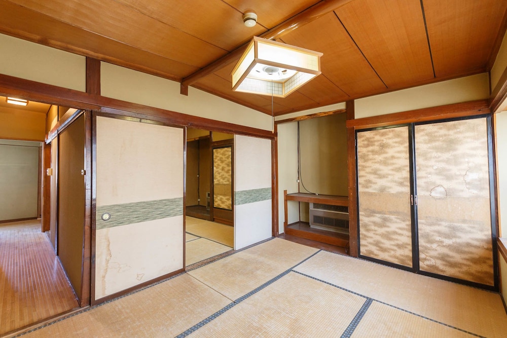 Japanese Style Dormitory, Women only photo 2