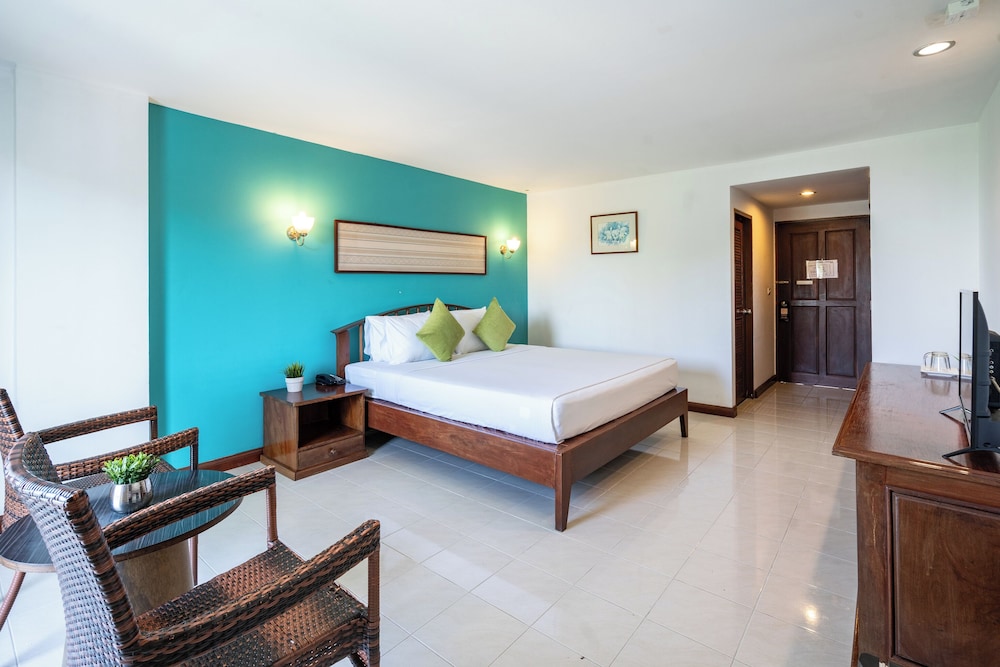 Superior Room, Pool View photo 2