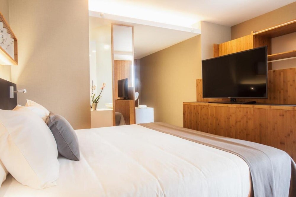 Deluxe Double Room Single Use