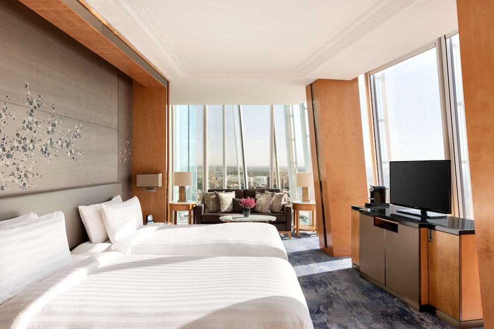 Room, 2 Twin Beds, City View (Iconic)