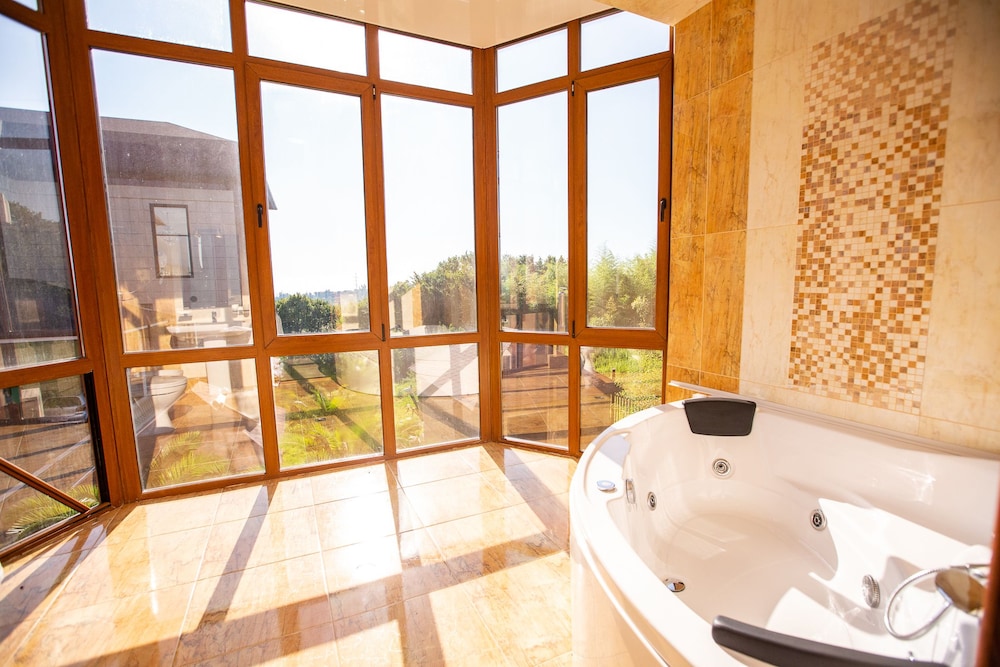 Luxury Room photo 2