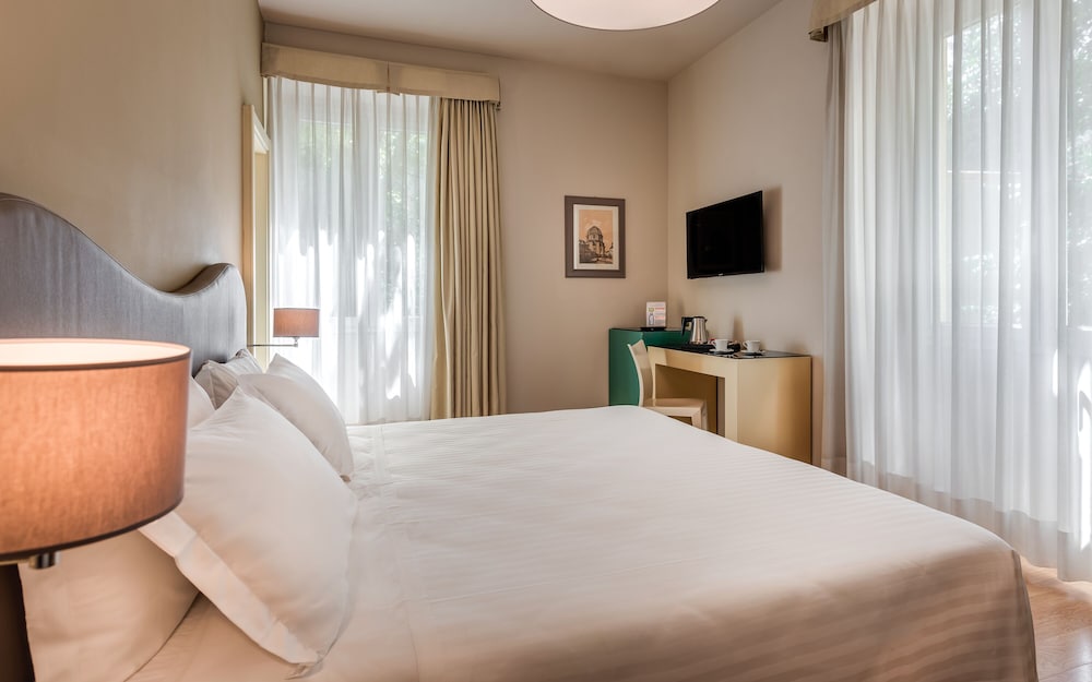 Superior Double Room Single Use - Photo 1