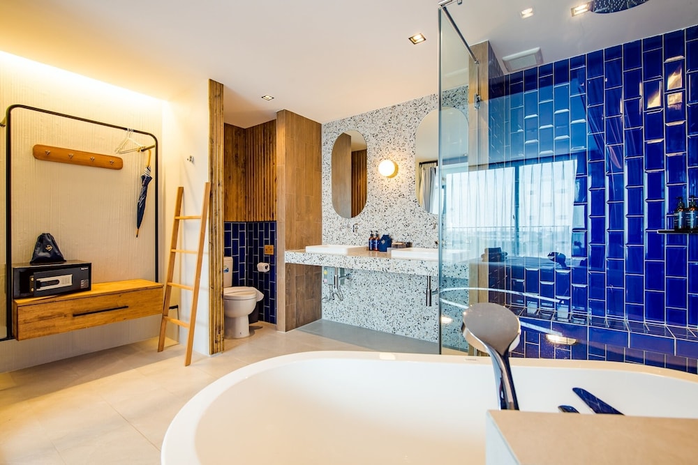 One-Bedroom Suite - Photo 20