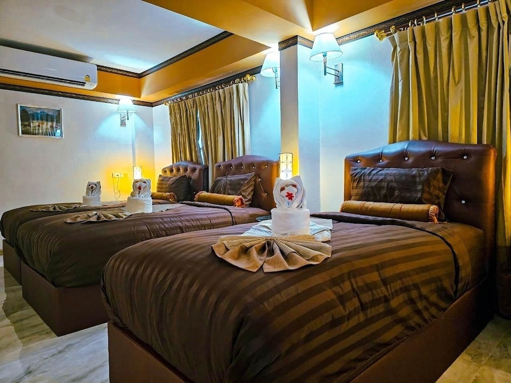 Family Room - Photo 3