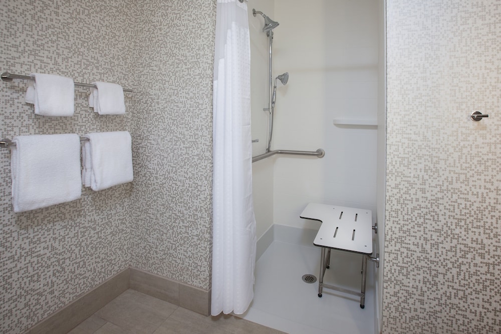 Standard Room, 1 King Bed, Accessible (Communications) photo 2
