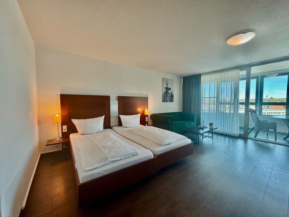 Classic Double or Twin Room, City View