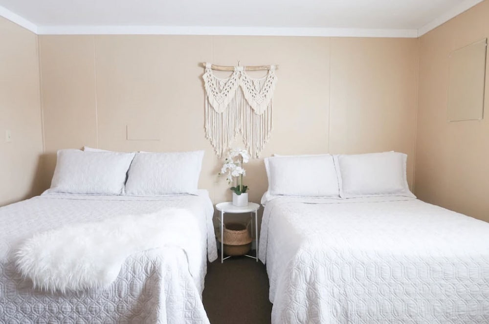 Double Room, Multiple Beds photo 1