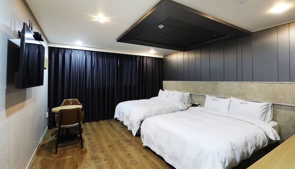 Family Twin Room