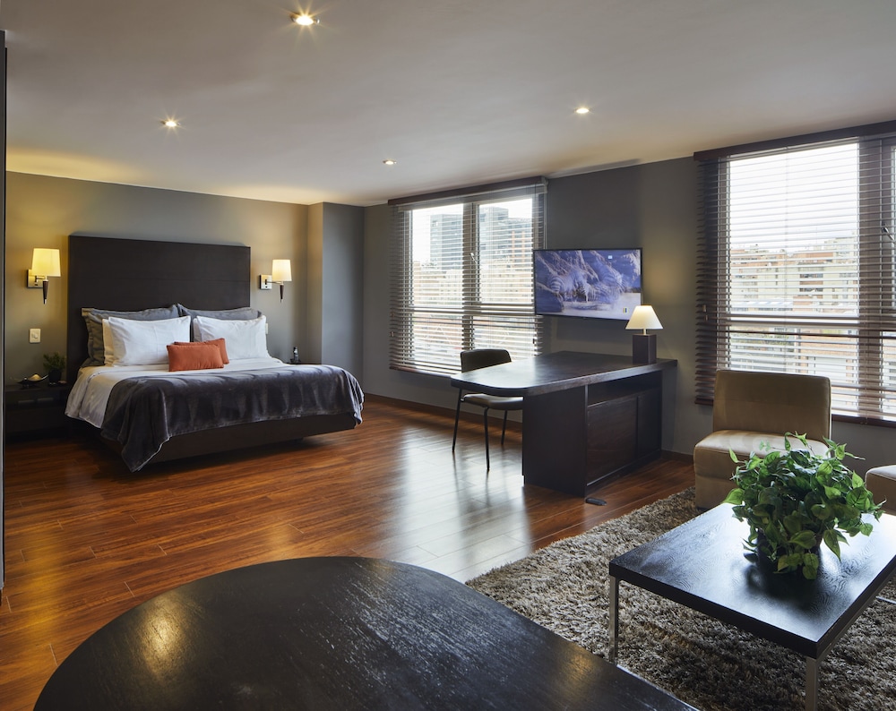 Suite, 1 Queen Bed, Kitchenette photo 3