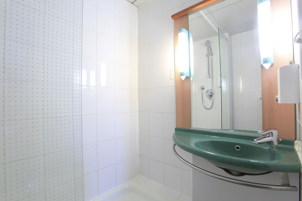 Standard Double Room - Photo 6