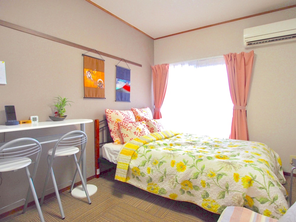 Western Style Room (a double bed) E