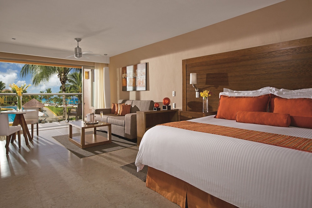 Preferred Club Junior Suite Ocean View King