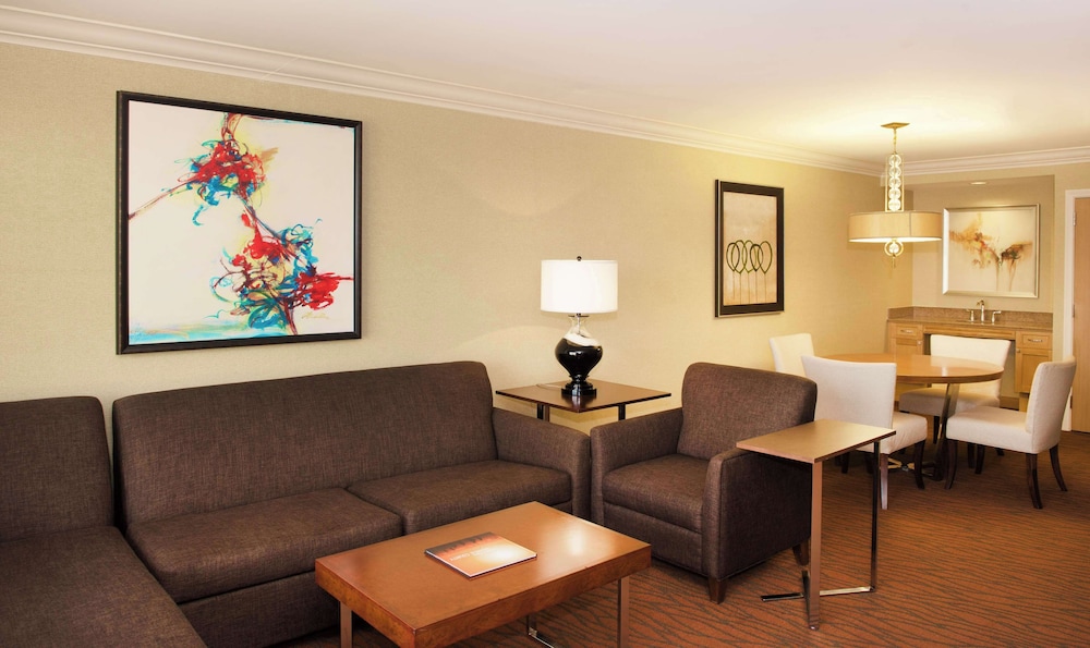 Suite, 1 Bedroom - Photo 4