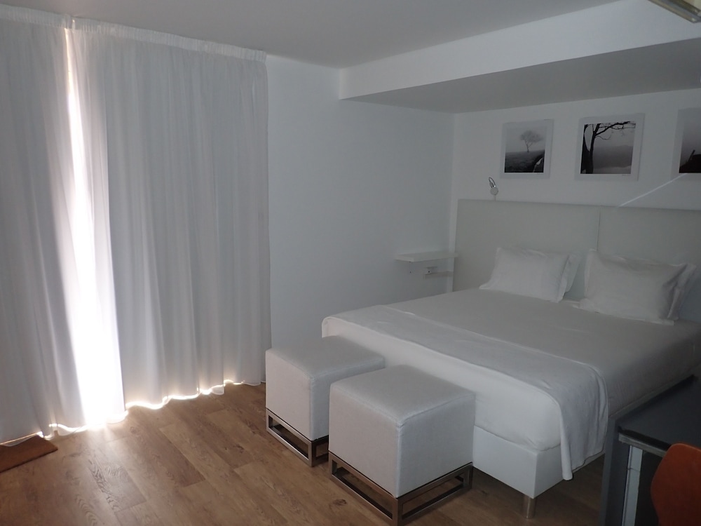 Standard Double Room, 1 Bedroom, Patio, Partial Ocean View