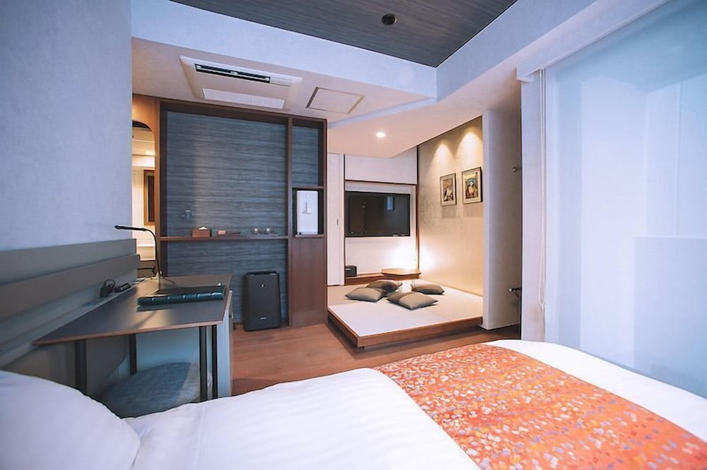 Deluxe Double or Twin Room photo 3