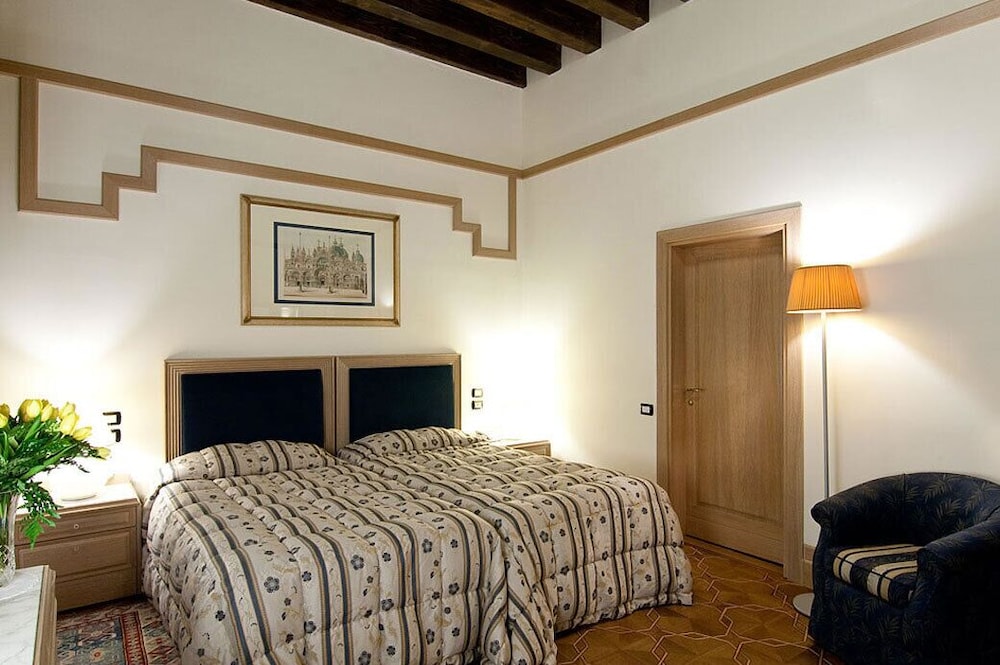 Superior Room photo 2