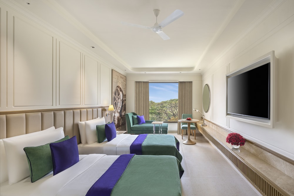 Premium Twin Room - Photo 1