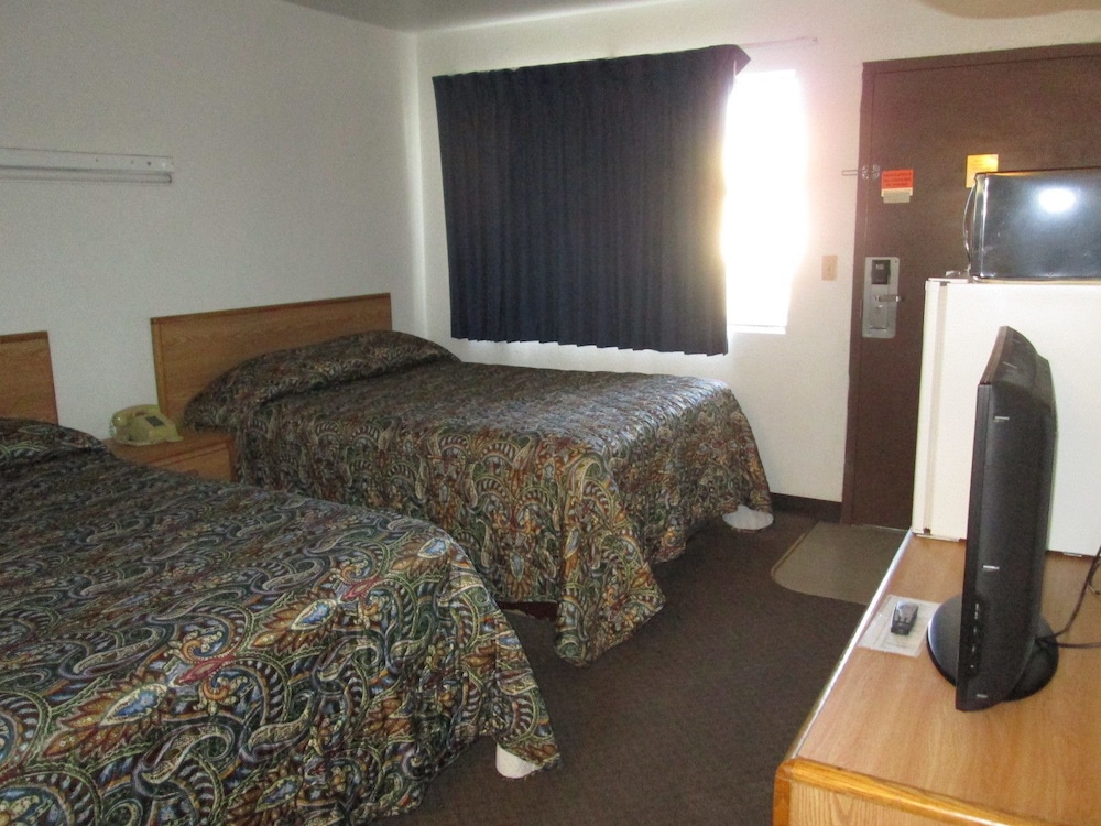 Standard Room, 2 Double Beds, Non Smoking photo 3