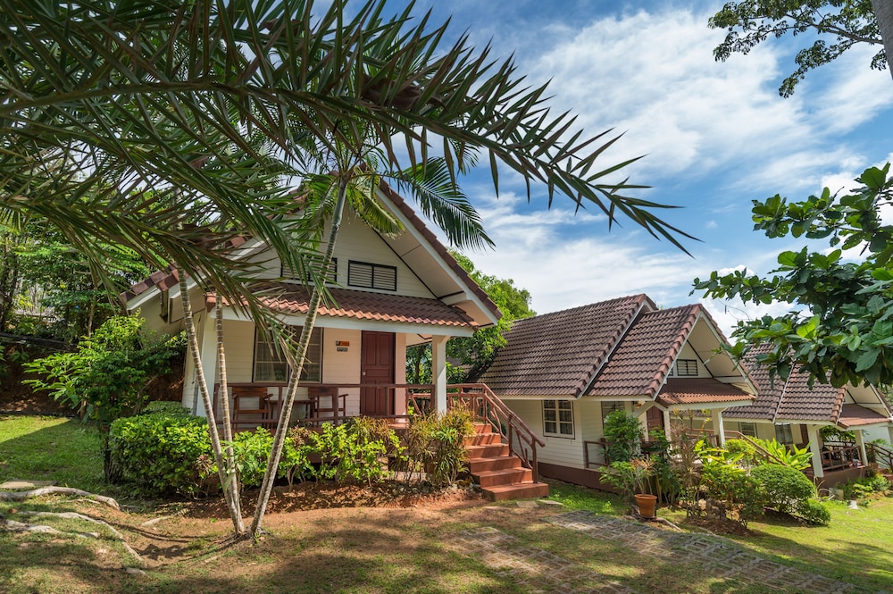 Superior Bungalow - Photo 6