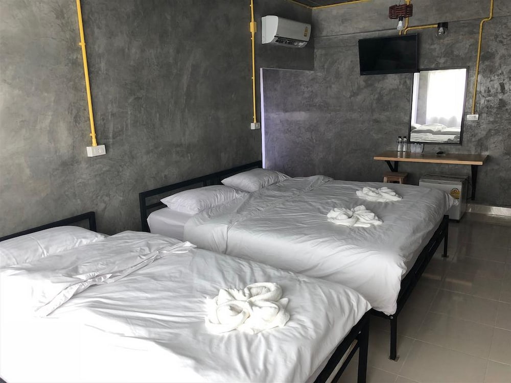 Standard Triple Room - Photo 2