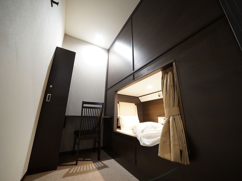 Semi-Private Premium Cabin - Men Only, Non Smoking - Photo 1